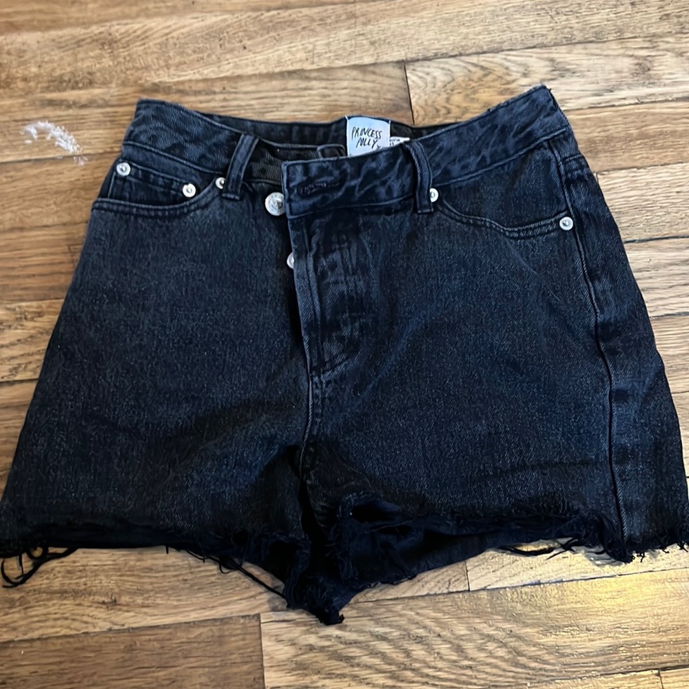 Asymmetrical highwaisted shorts